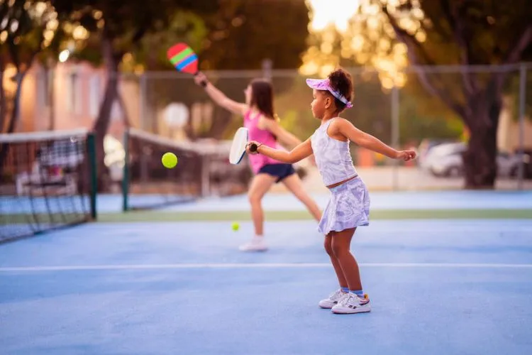 How do you introduce a child to pickleball? Complete Guide