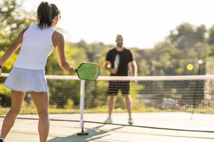 How many calories does pickleball burn? It depends on several factors