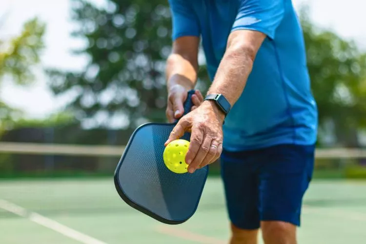 How many games are in a pickleball set
