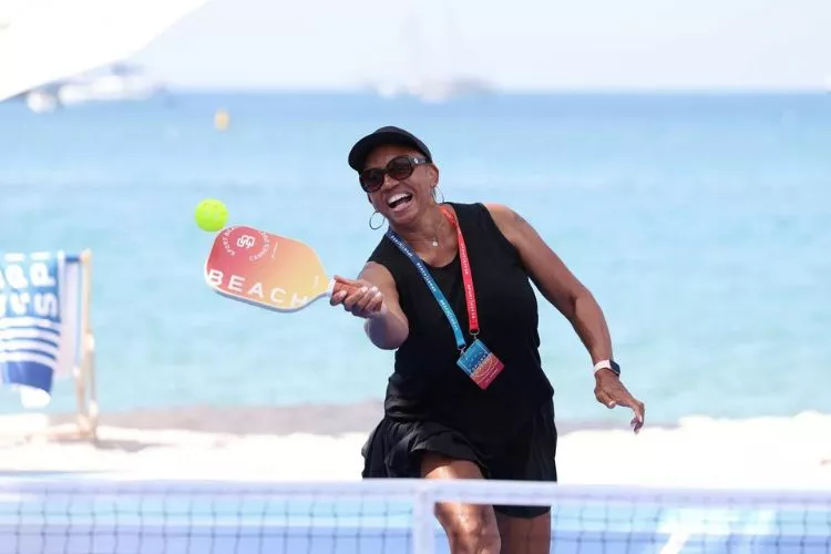 Can you play pickleball on the beach