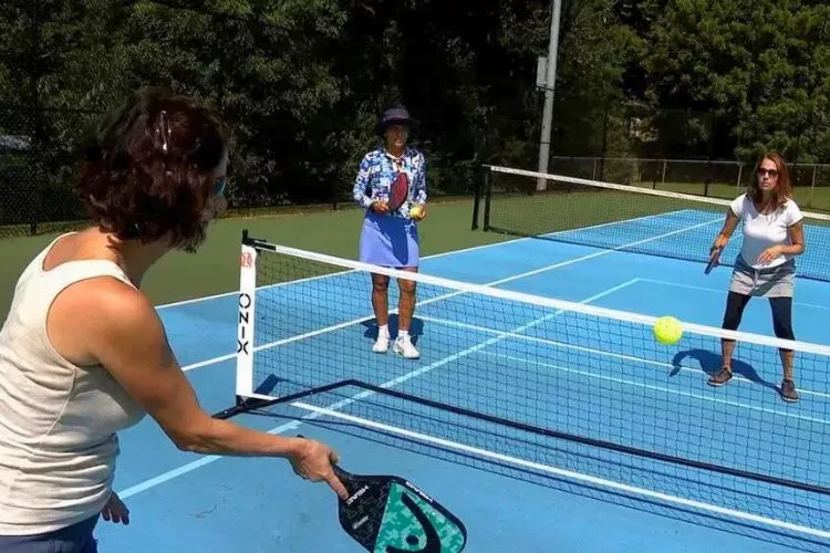 How do you lower a tennis net for pickleball