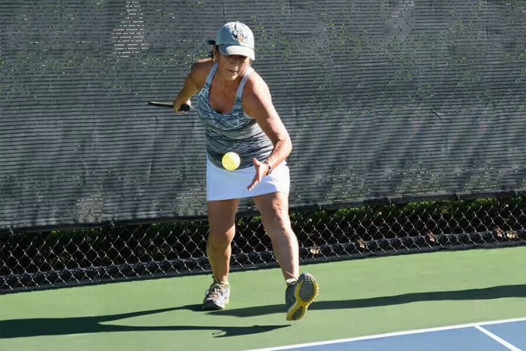 How do you serve a low serve in pickleball