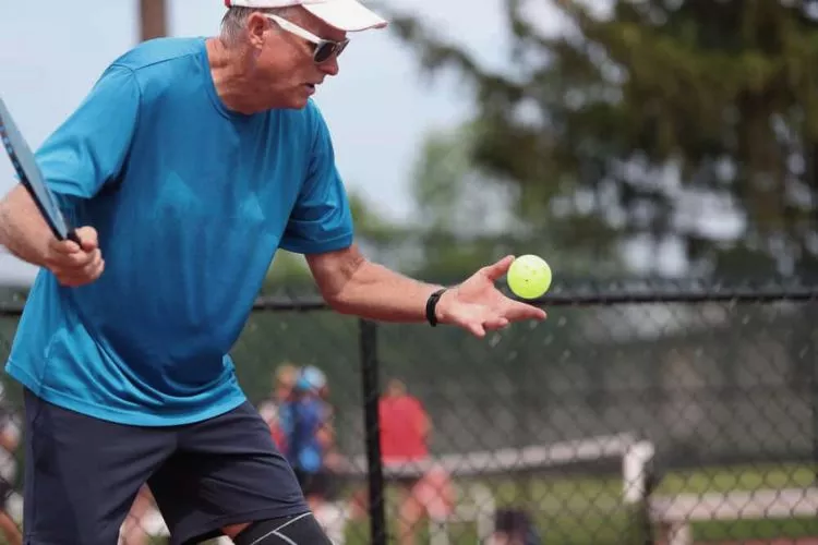 How to Master the Lob Serve in Pickleball