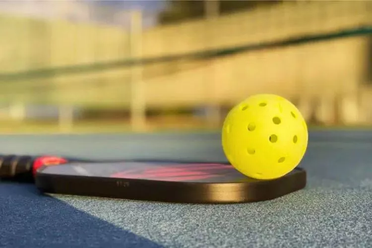 Pickleball paddle weight rules