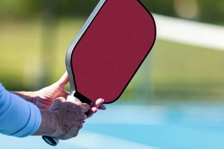 Can You Switch Hands In Pickleball? What you should know